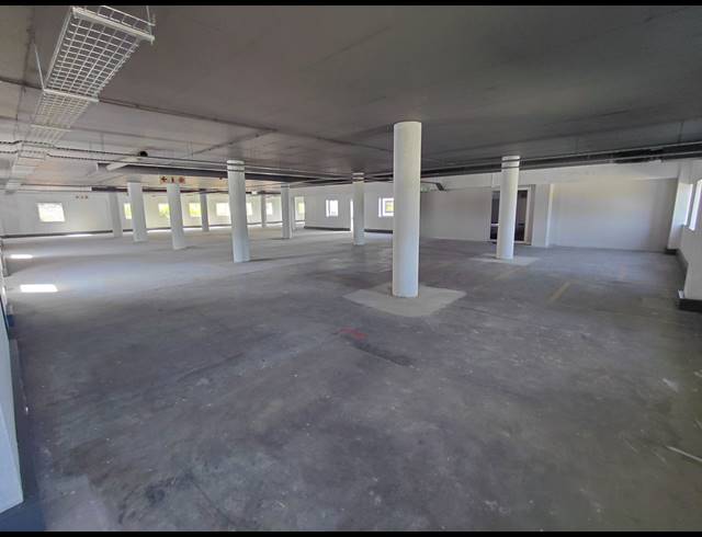 3,689M² OFFICE TO LET IN VORNA VALLEY